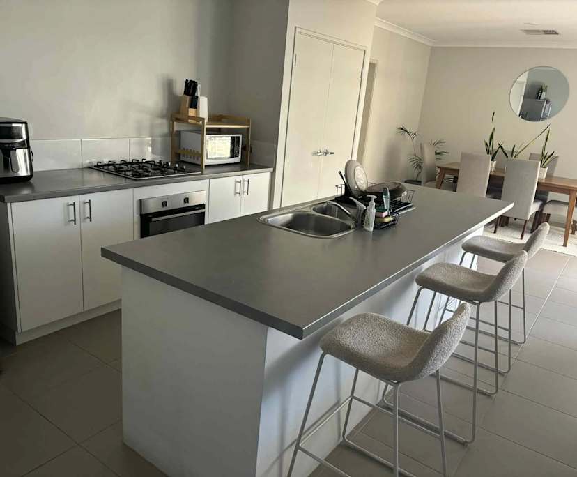 $300, Share-house, 4 bathrooms, Butler WA 6036