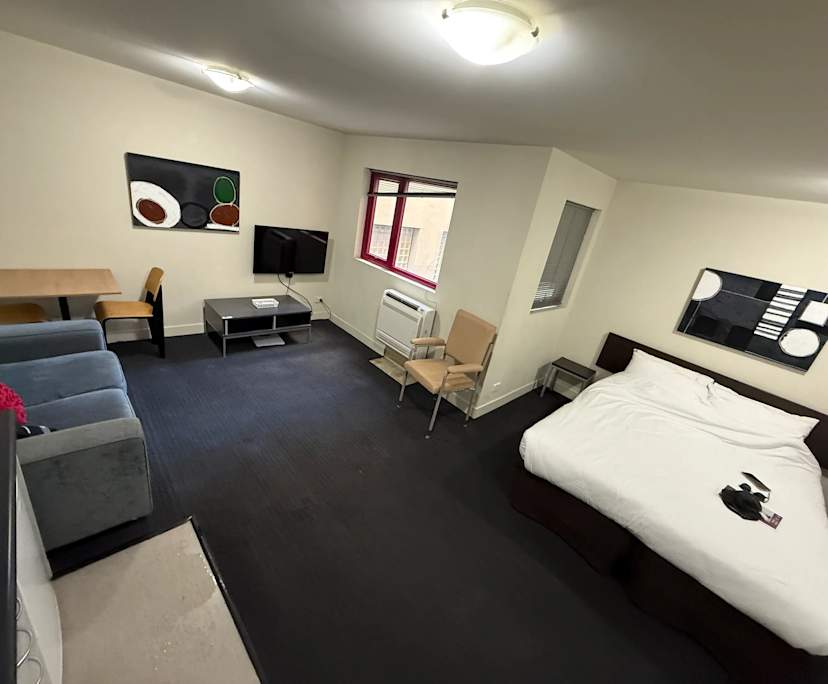 Furnished room studio flat for rent