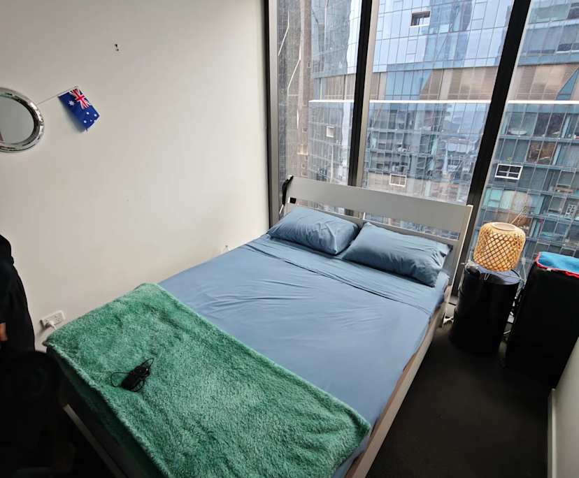 Furnished room in a flatshare