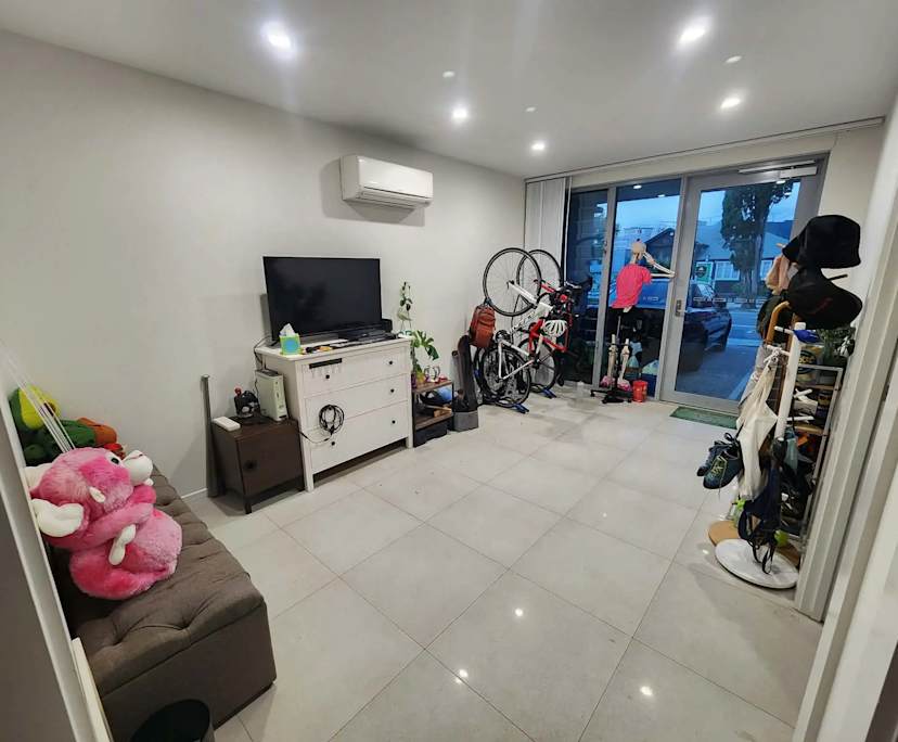 Room in a share house