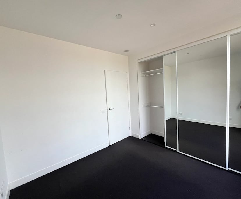 Unfurnished room in a flatshare