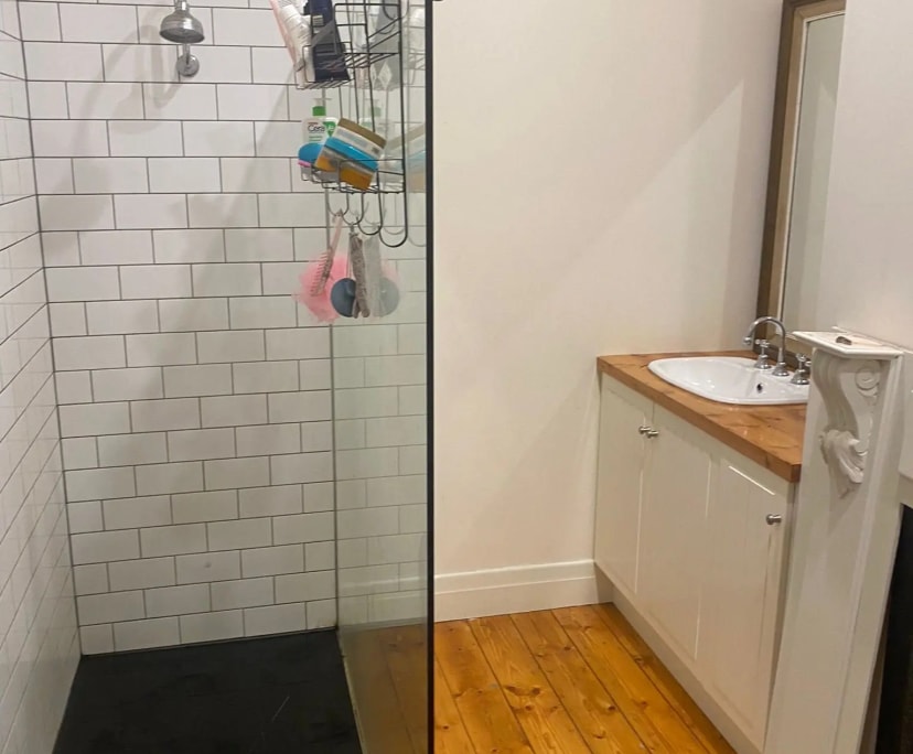 Room in a share house