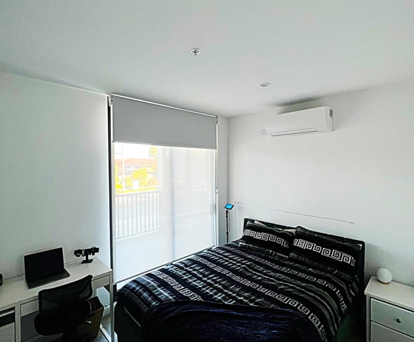 Furnished room in a flatshare