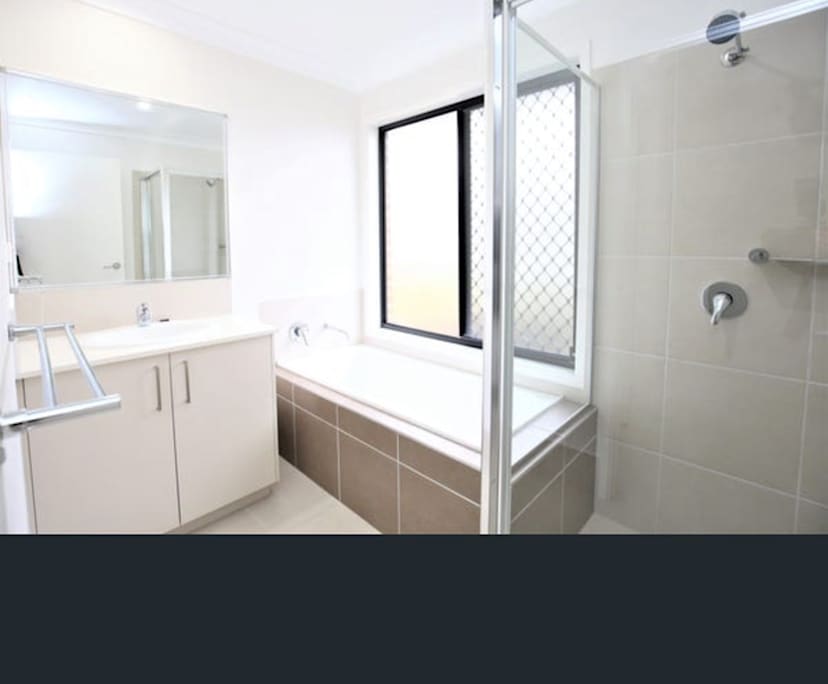 $280, Share-house, 3 bathrooms, Kelso NSW 2795