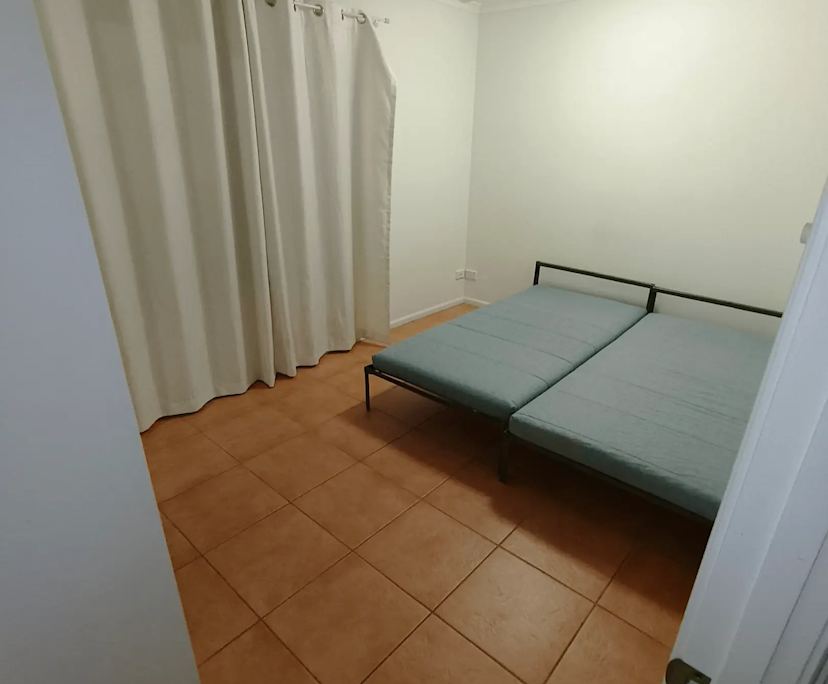 Room in a share house