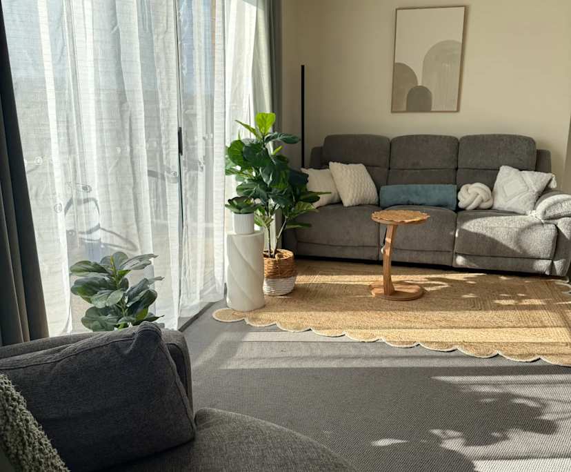 Furnished room in a flatshare