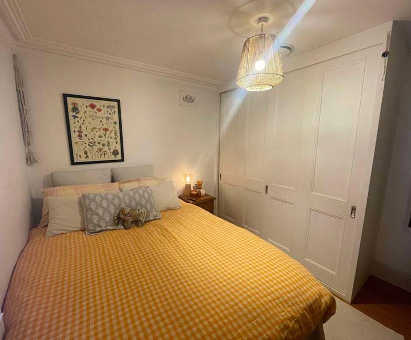 Room in a share house