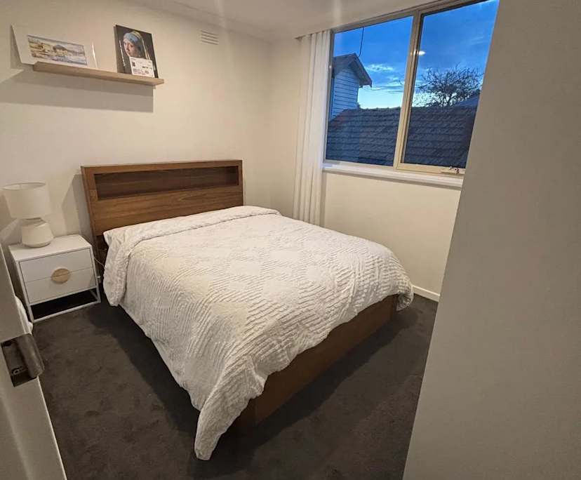 Furnished room in a flatshare