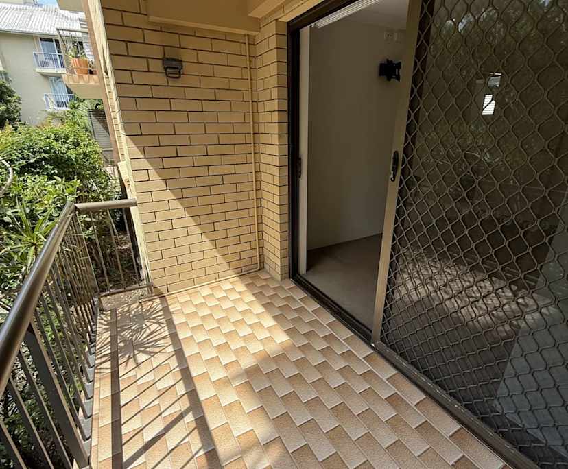 $260, Flatshare, 3 bathrooms, Mermaid Beach QLD 4218