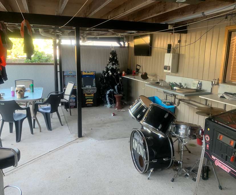 Room in a share house