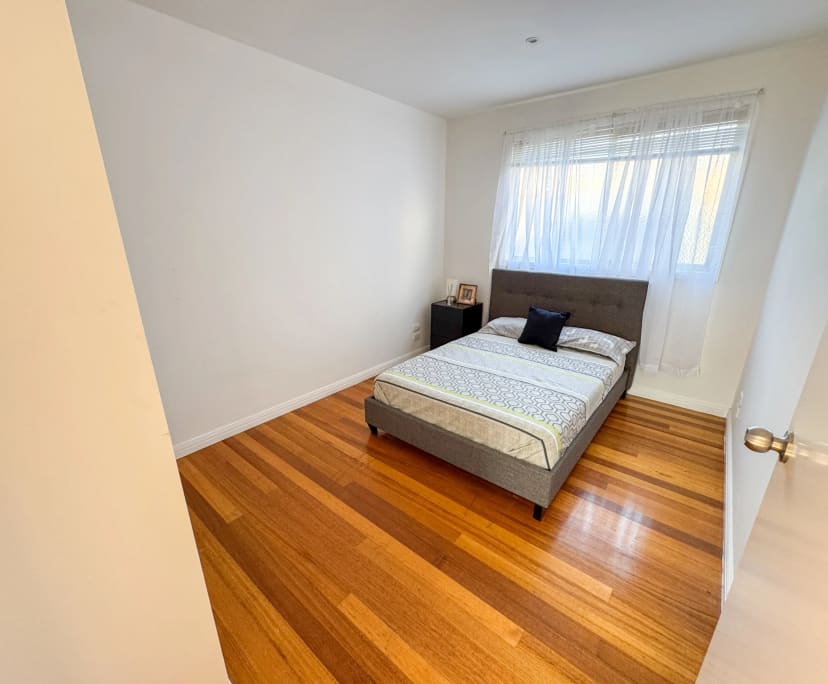 $1,150, Whole-property, 2 bathrooms, St Kilda VIC 3182