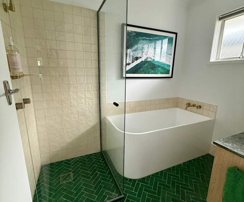 $500, Share-house, 3 bathrooms, Miami QLD 4220