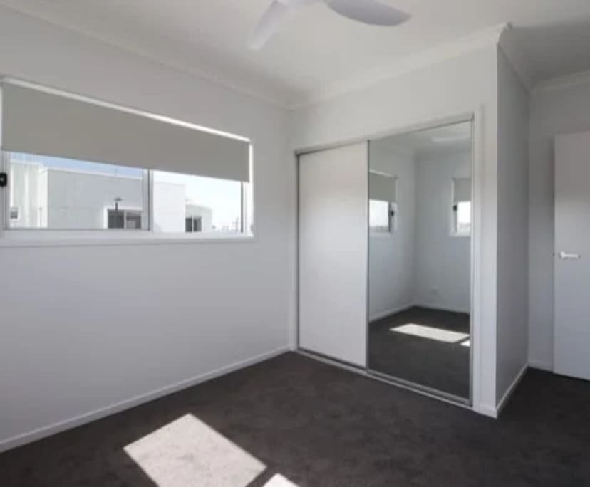 Unfurnished room with own bathroom