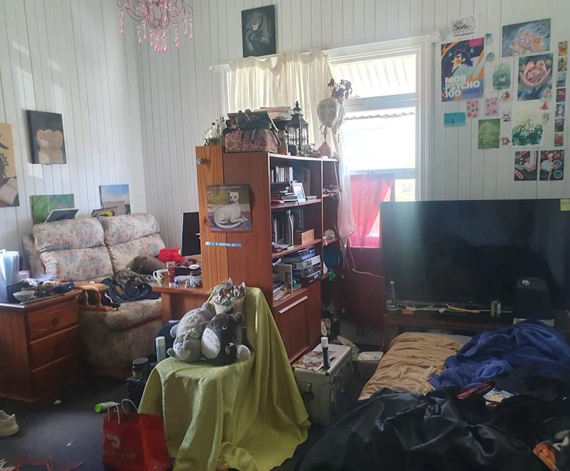 Room in a share house