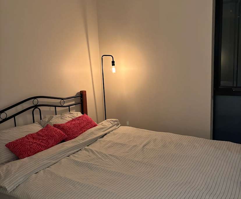 Furnished room in a flatshare