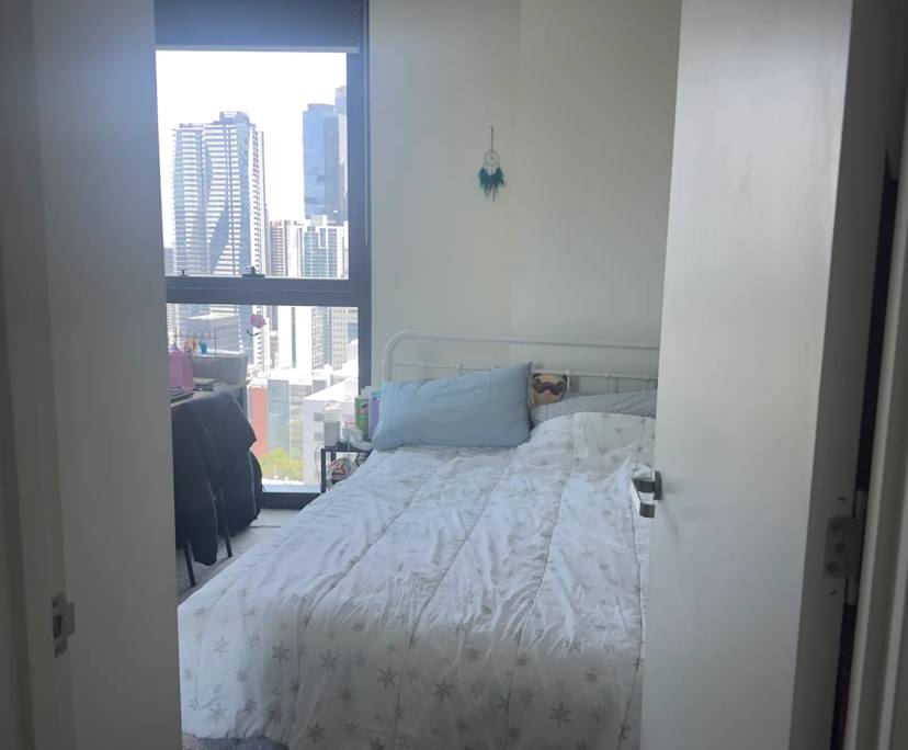 Furnished room in a flatshare