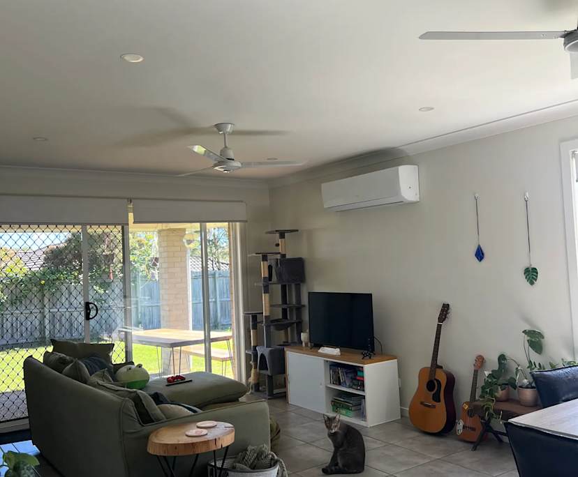 Unfurnished room in a share house