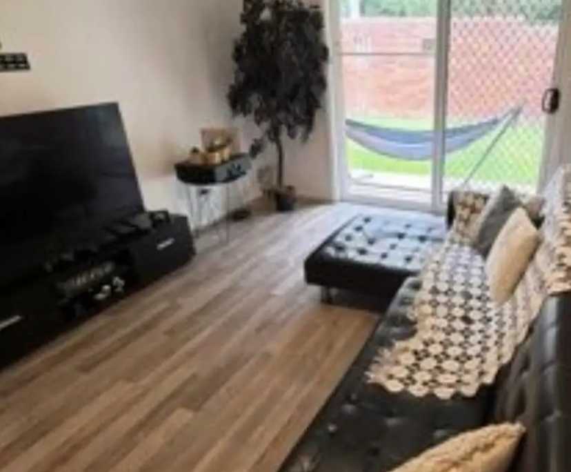 Room in a share house