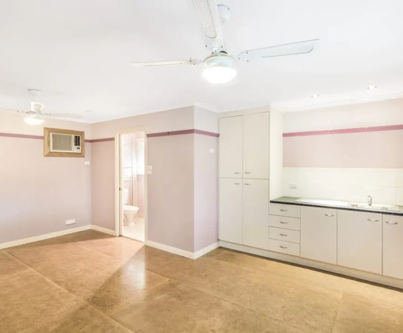 Granny Flat for Rent in Altona North, Melbourne 3...