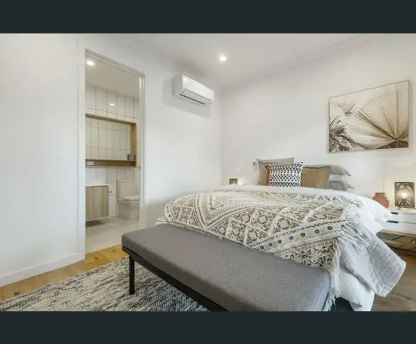 $320, Share-house, 3 bathrooms, Port Melbourne VIC 3207