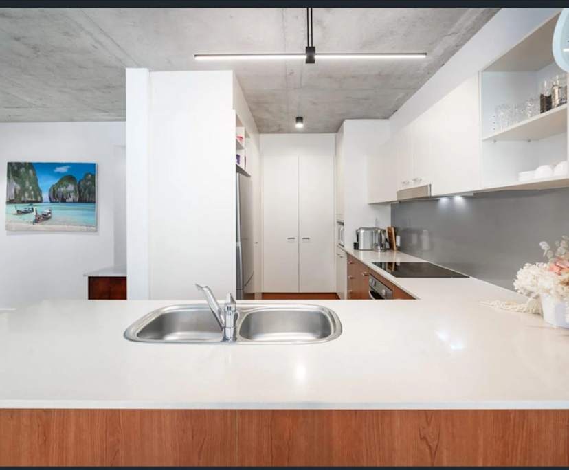 $385, Flatshare, 2 bathrooms, Labrador QLD 4215