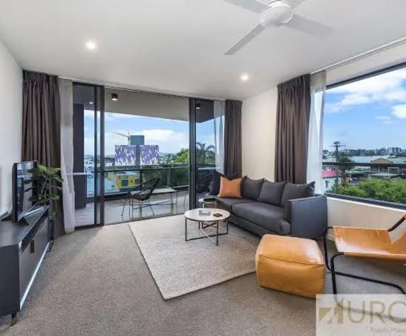 Whole property with 2 rooms for rent