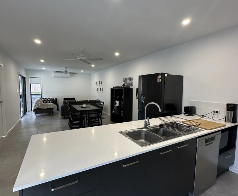 $290, Share-house, 3 bathrooms, Narangba QLD 4504
