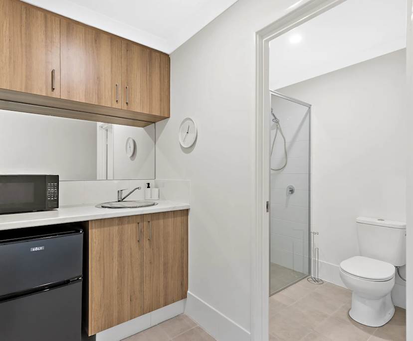 $340, Share-house, 6 bathrooms, Madora Bay WA 6210