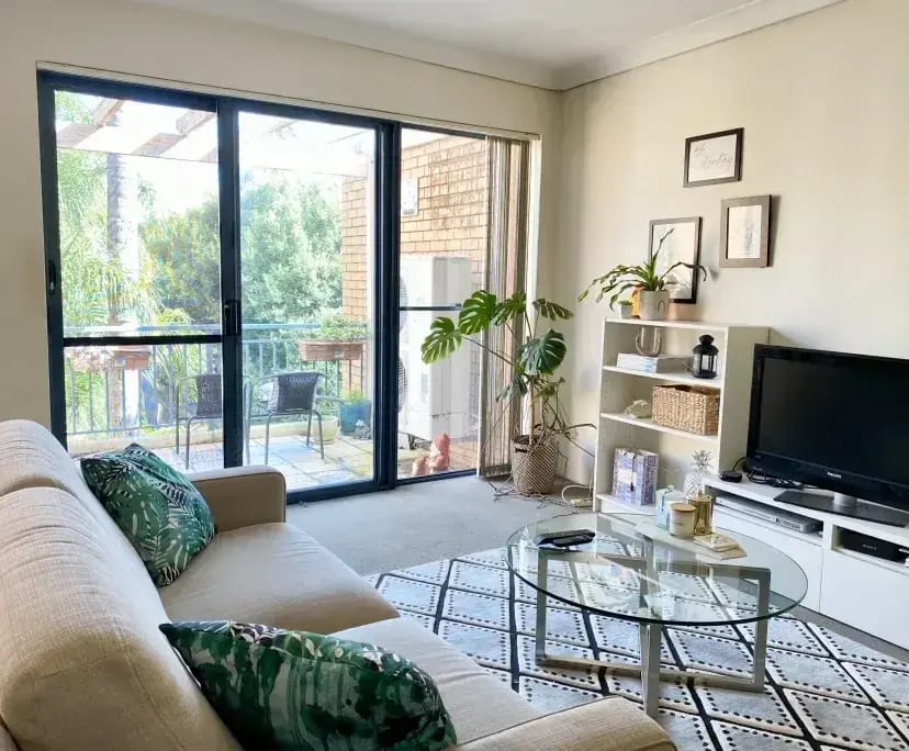 Unfurnished room in a flatshare