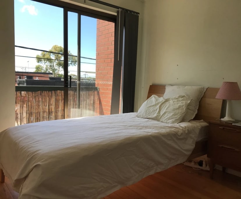 Unfurnished room in a flatshare