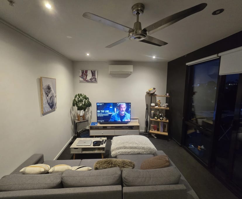 Furnished room in a flatshare