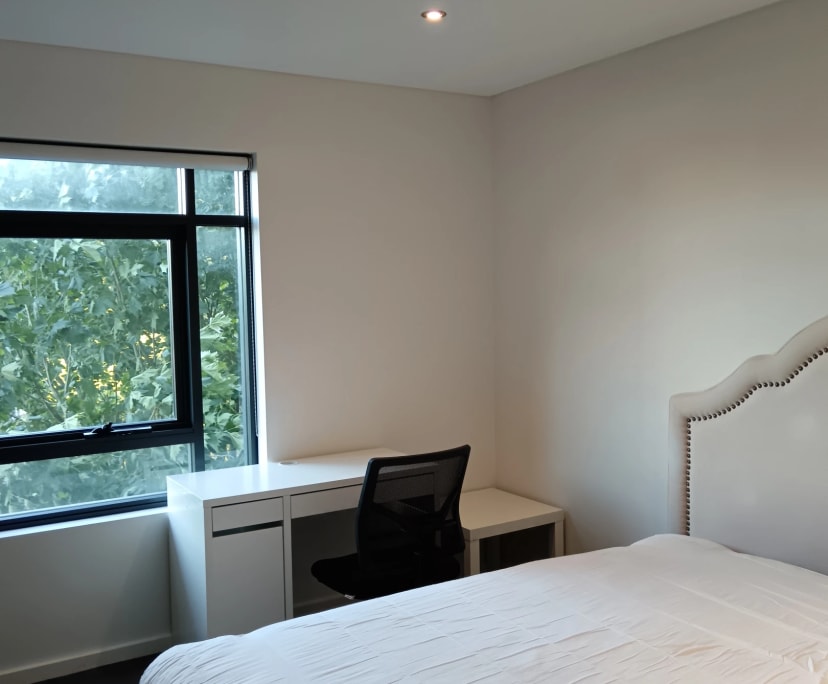Furnished room with ensuite in a flatshare