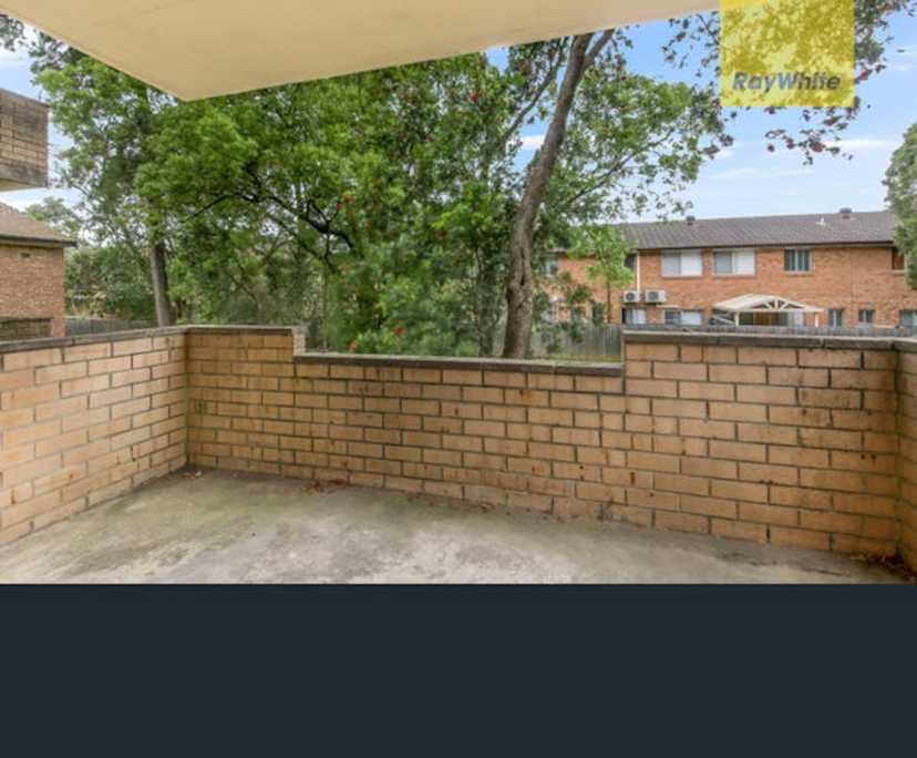 Unfurnished room in a flatshare