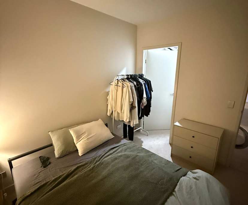 Furnished room with ensuite in a flatshare