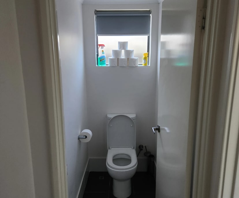 $300, Share-house, 3 bathrooms, Waikiki WA 6169