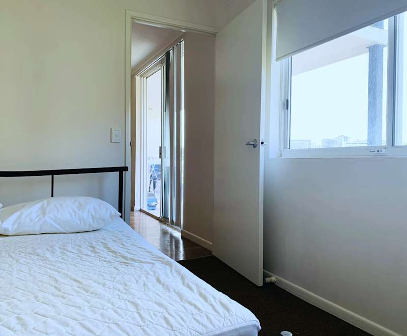 $330, Flatshare, 3 bathrooms, South Brisbane QLD 4101