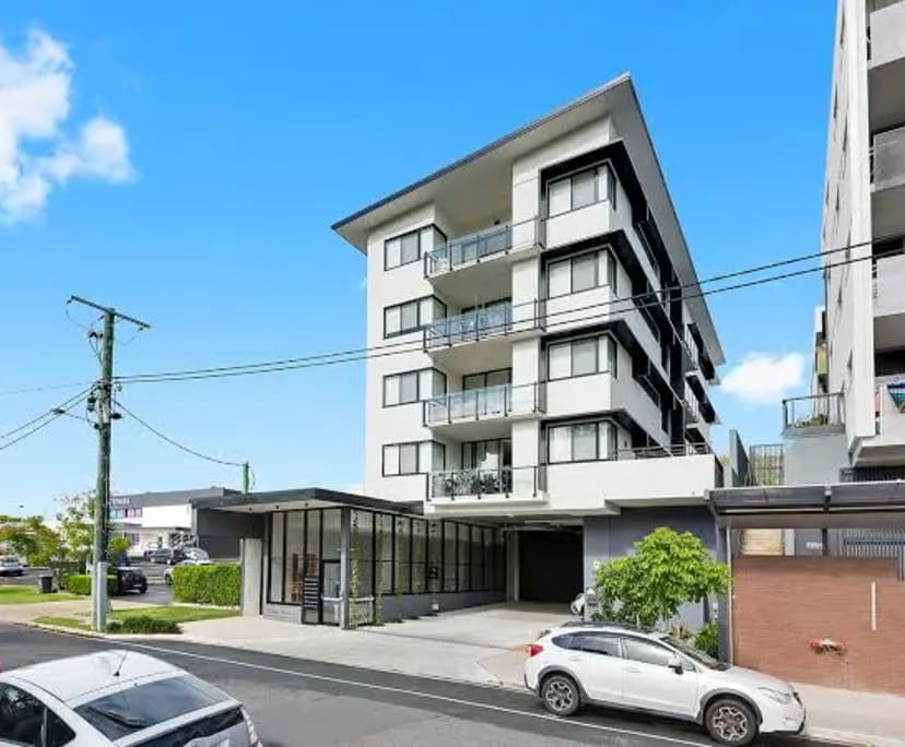 $375, Flatshare, 2 bathrooms, Mount Gravatt East QLD 4122