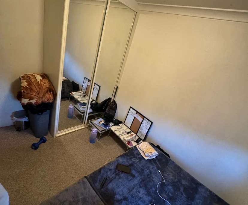 Unfurnished room in a flatshare
