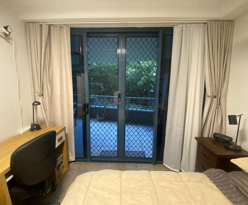 Furnished room with ensuite in a flatshare