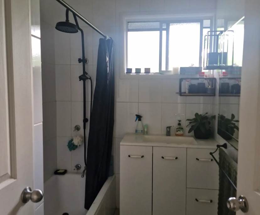 Room in a share house