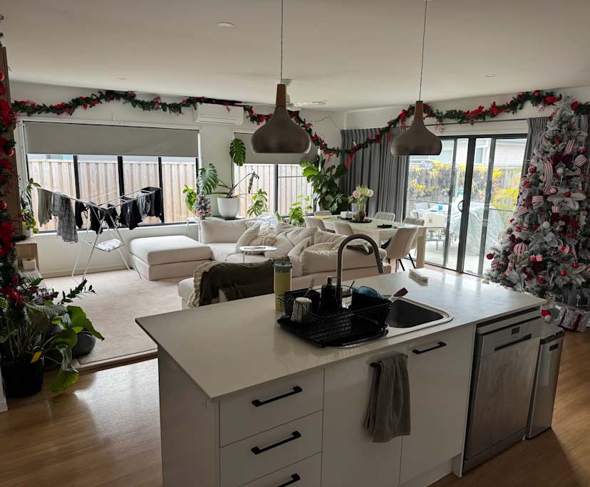 Unfurnished room in a share house