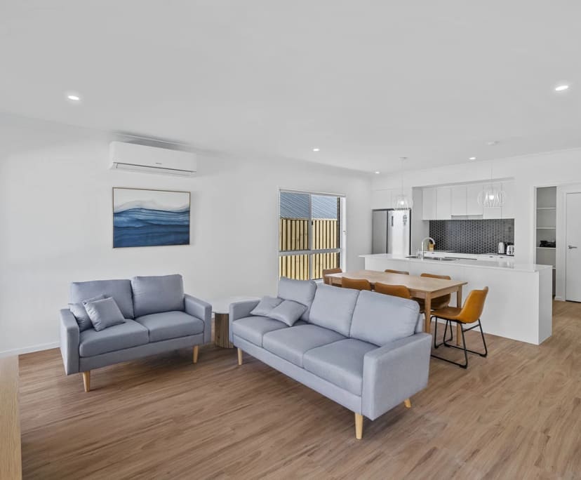 $320, Share-house, 3 bathrooms, Ripley QLD 4306