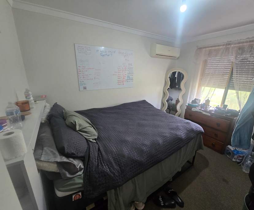 Unfurnished room in a share house