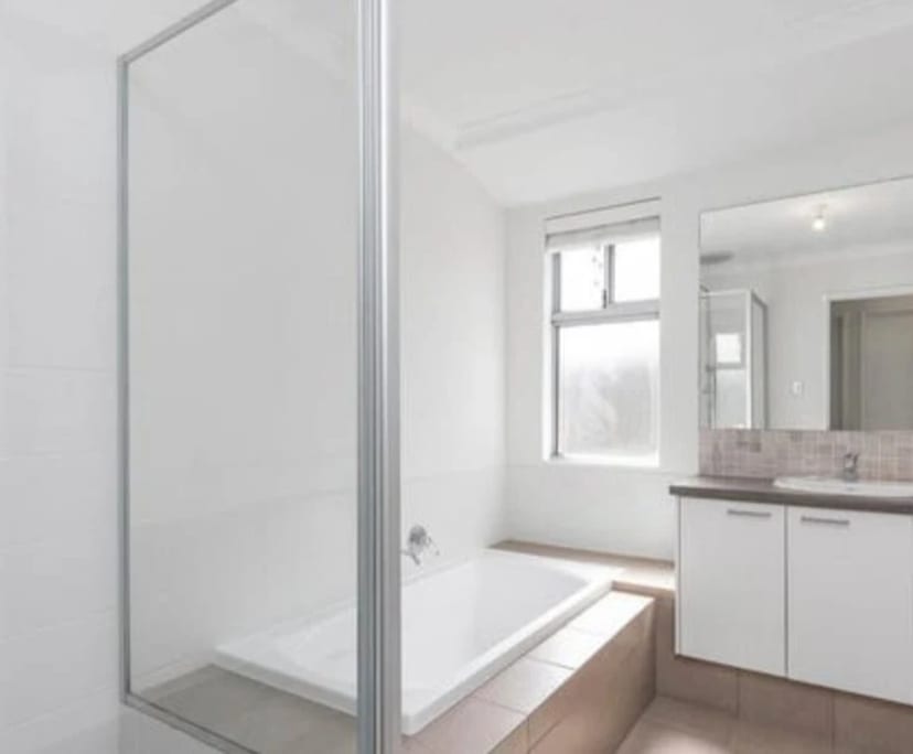Room in a share house