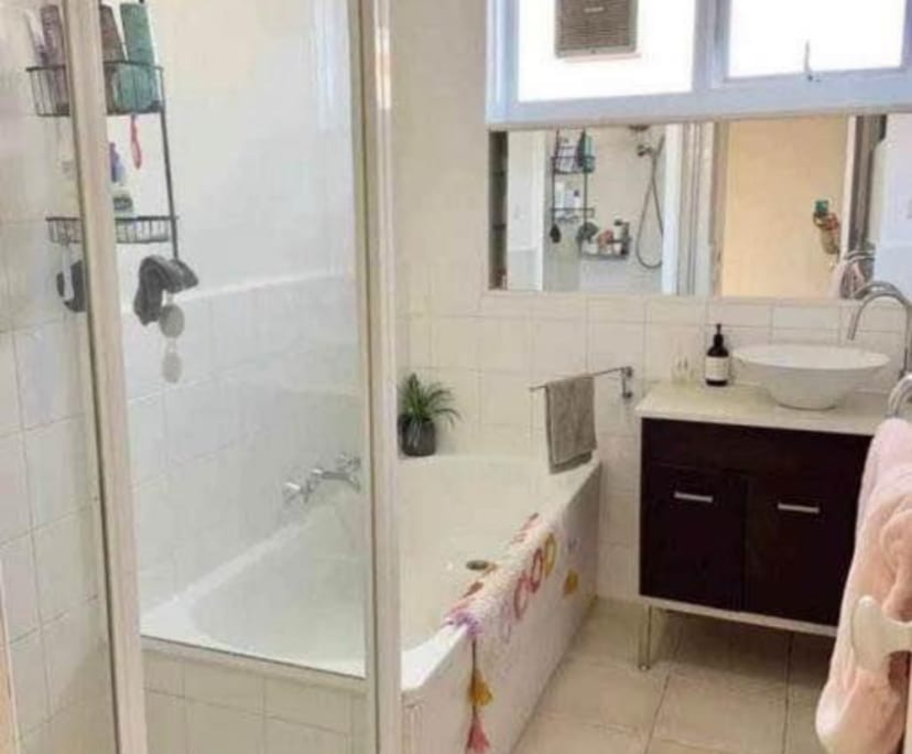 $240, Flatshare, 3 bathrooms, Middle Park VIC 3206
