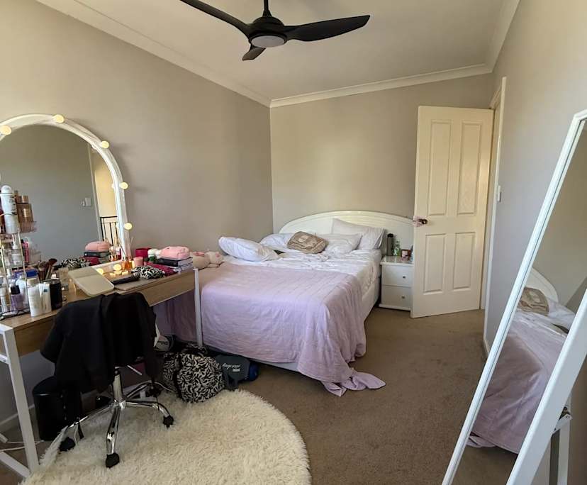 Room in a share house