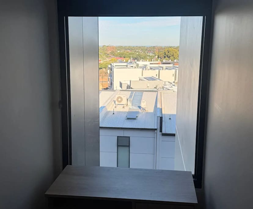 Furnished room with ensuite in a flatshare