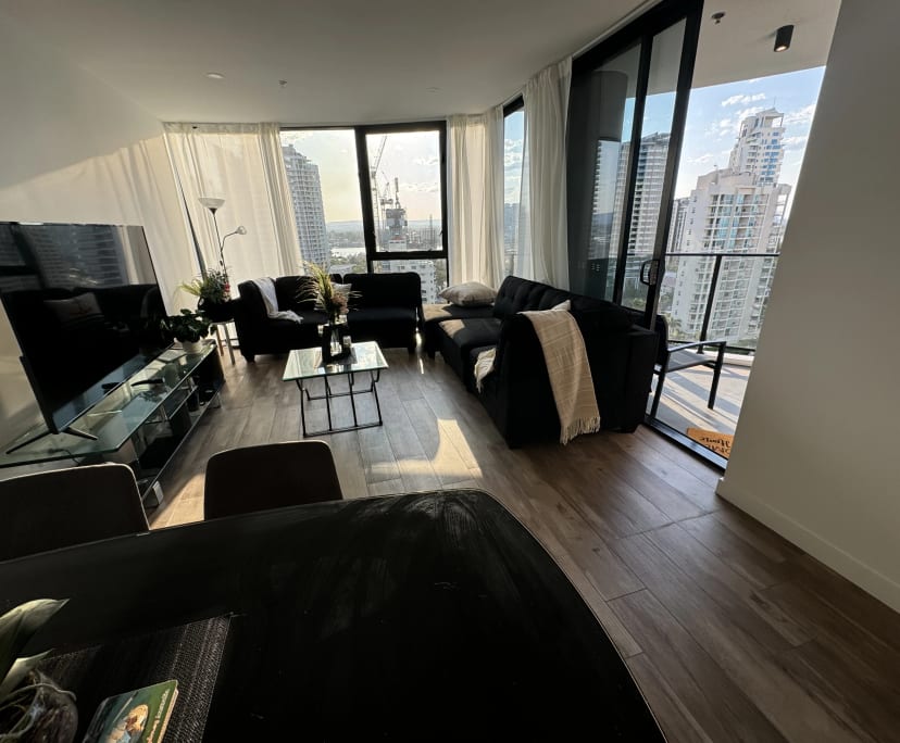 $1,250, Whole-property, 2 bathrooms, Main Beach QLD 4217