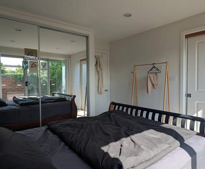 Room in a share house