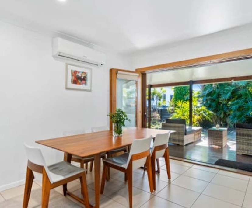 $350, Share-house, 3 bathrooms, Bundall QLD 4217